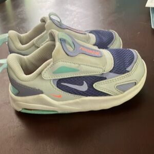 Girls size 9 white purple and green Nike sneakers